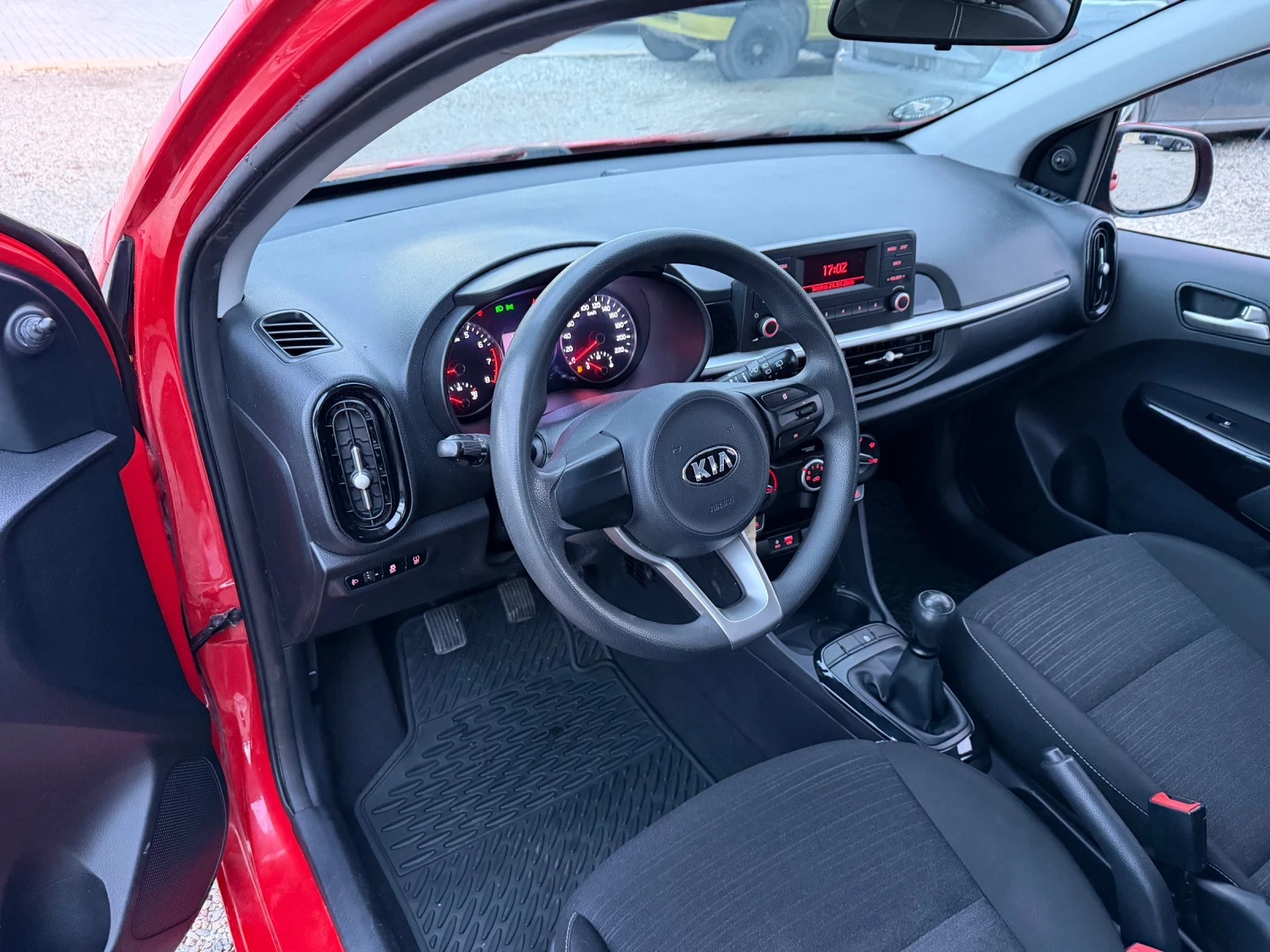 Kia Picanto 1.0MPI/70hp/Service Book/ - изображение 8