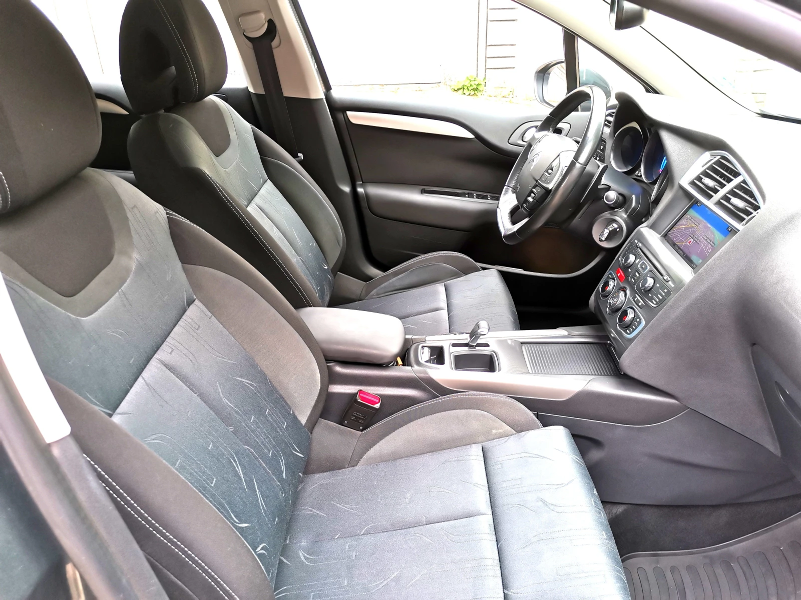 Citroen C4 eHdi, снимка 11 - Автомобили и джипове - 53970987