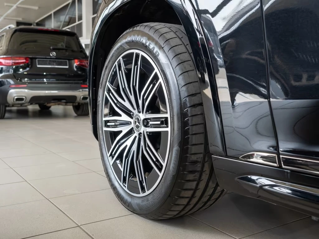 Mercedes-Benz EQS 580 AMG/SUV/4M/HYPERSCREEN/CARBON/BURM/PANO/TV/, снимка 3 - Автомобили и джипове - 53996333