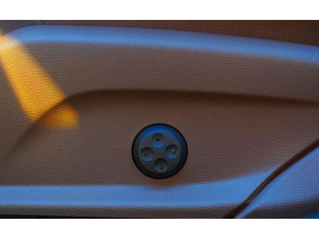 Mercedes-Benz E 300 * ФИКСИРАНА ЦЕНА С ВСИЧКИ ТАКСИ ДО БЪЛГАРИЯ* , снимка 16 - Автомобили и джипове - 54192098