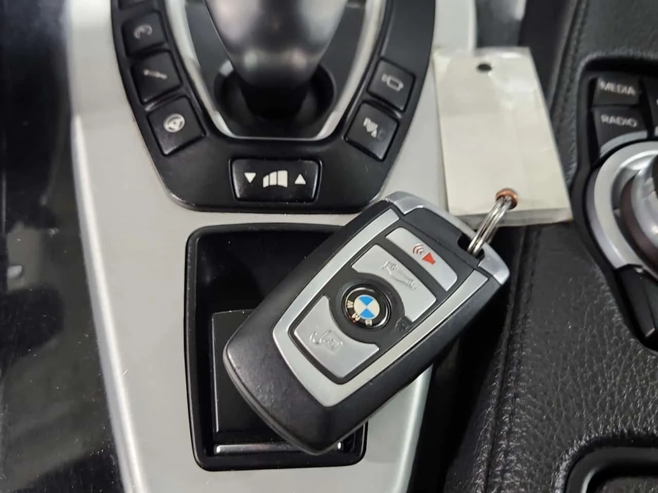 BMW M6  CARFAX/Bang & Olufsen/ПАМЕТ/ПОДГРЕВ/ЛЕНТИ, снимка 8 - Автомобили и джипове - 55270472