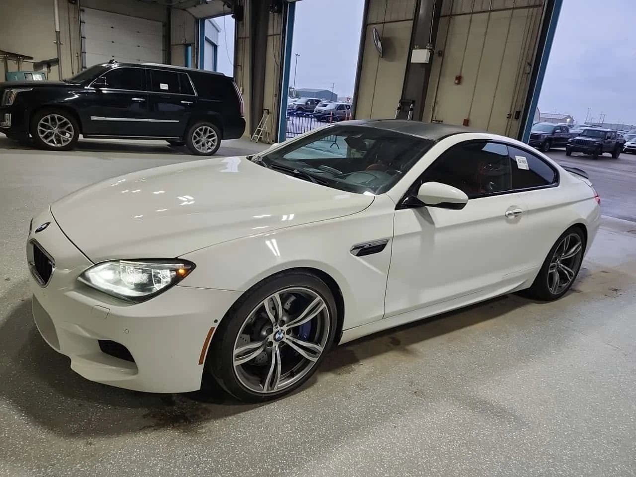 BMW M6  CARFAX/Bang & Olufsen/ПАМЕТ/ПОДГРЕВ/ЛЕНТИ, снимка 2 - Автомобили и джипове - 55270472