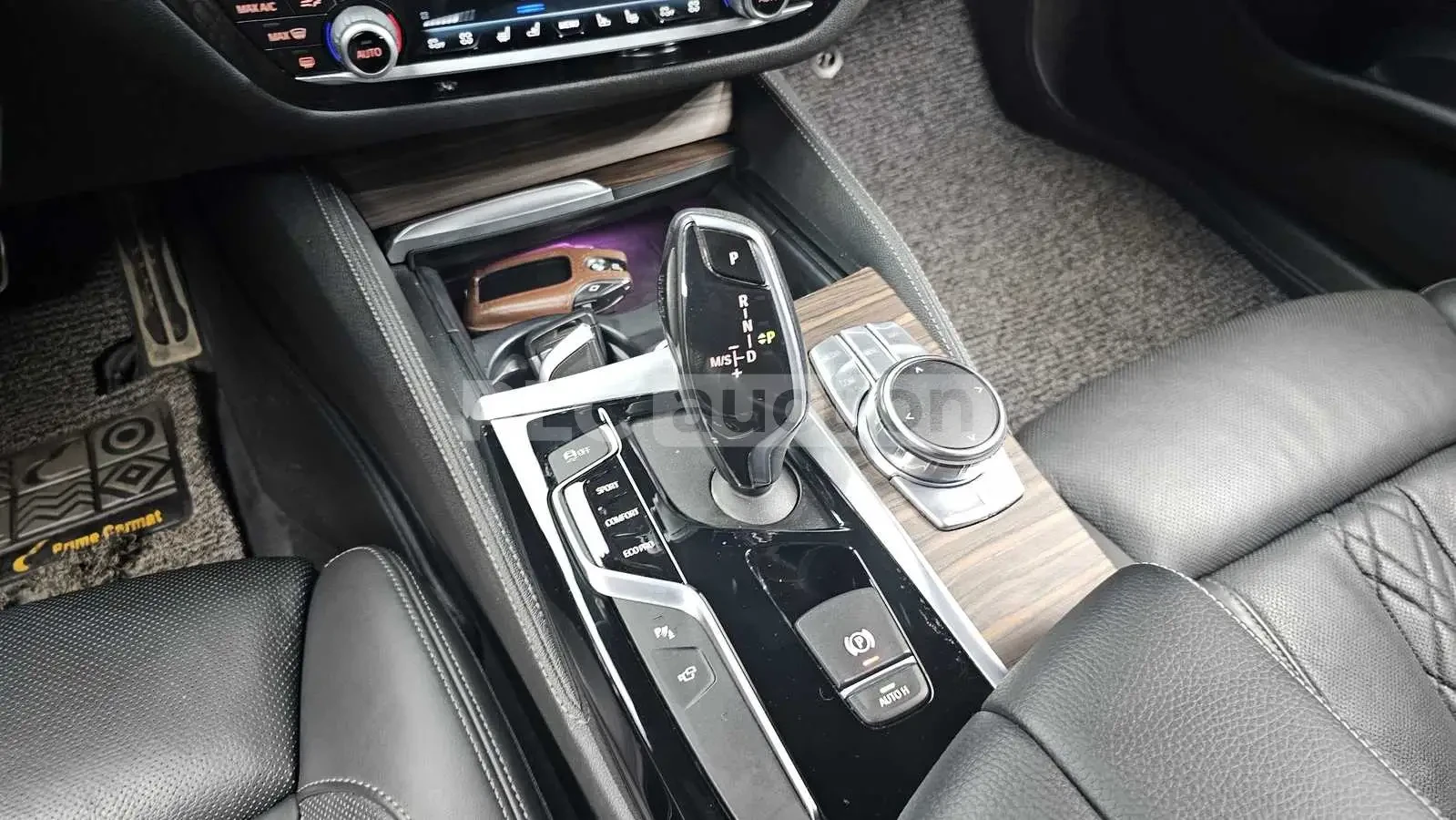BMW 530 XDRIVE M SPORT + HEAD UP/360/PANO/FULL, снимка 8 - Автомобили и джипове - 55282145