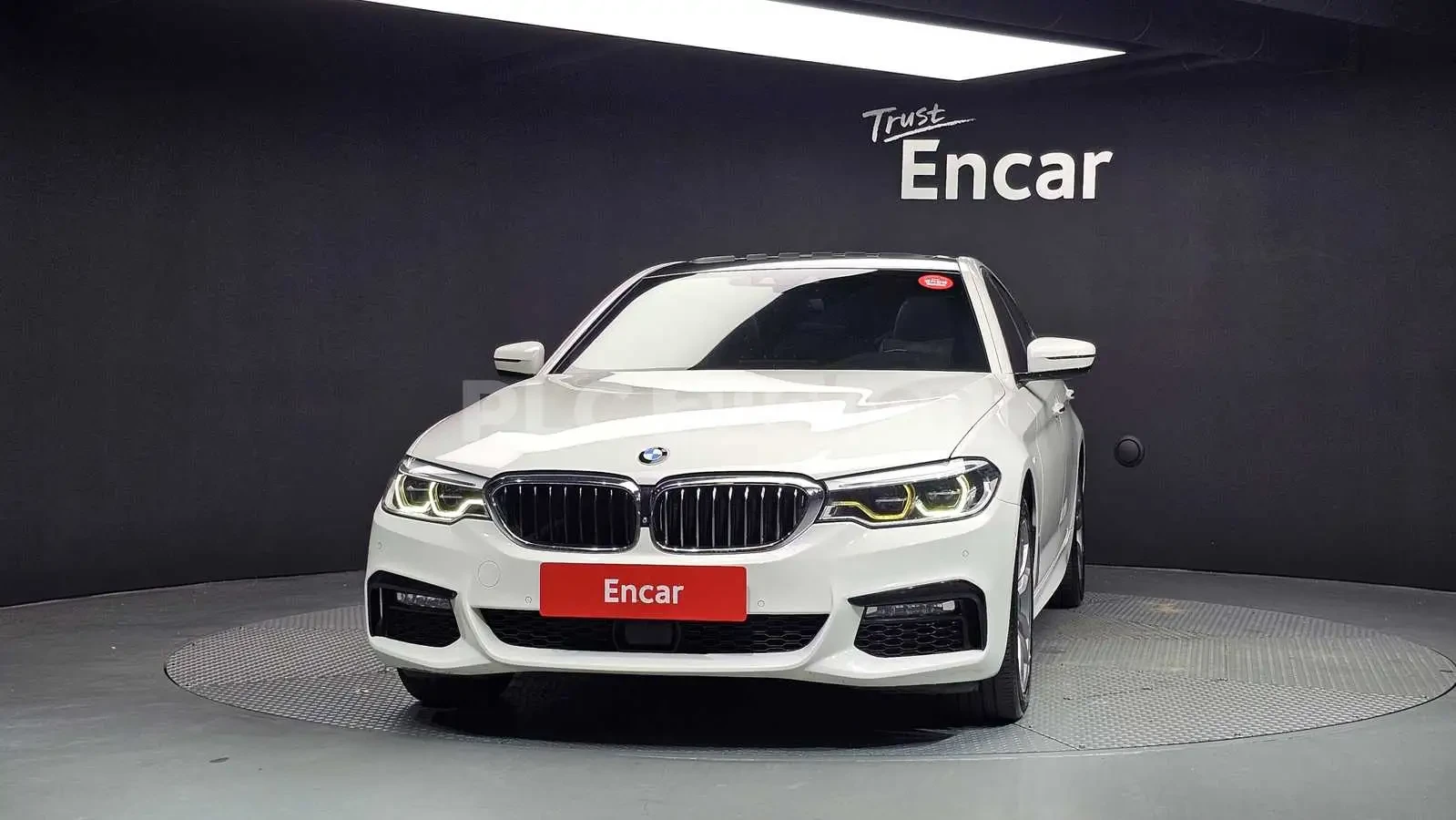 BMW 530 XDRIVE M SPORT + HEAD UP/360/PANO/FULL, снимка 3 - Автомобили и джипове - 55282145