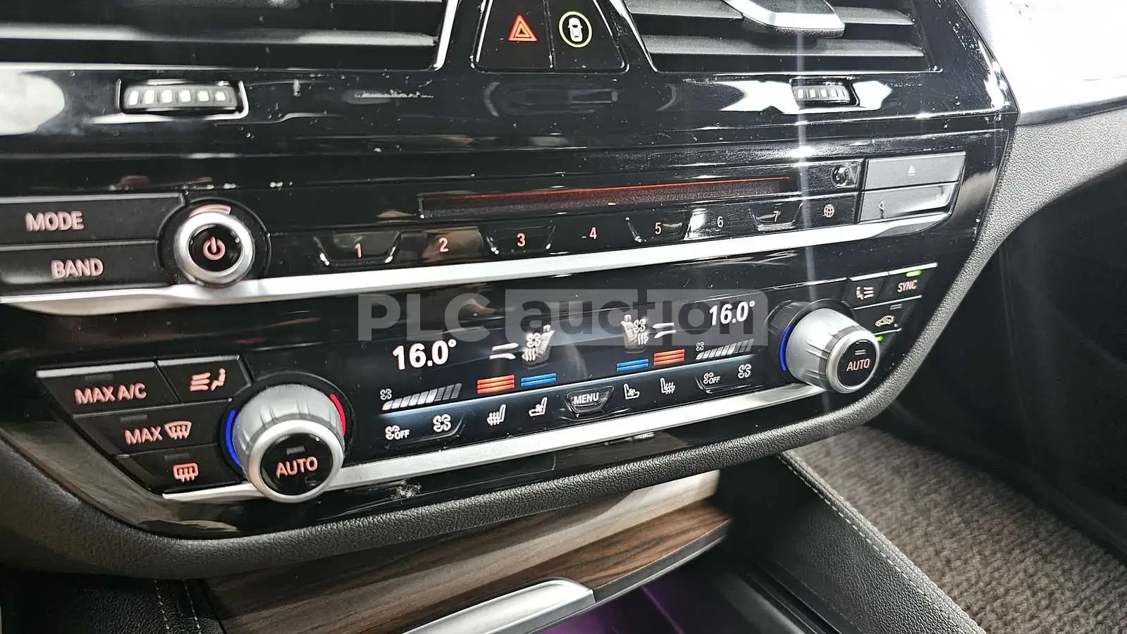 BMW 530 XDRIVE M SPORT + HEAD UP/360/PANO/FULL, снимка 14 - Автомобили и джипове - 55282145