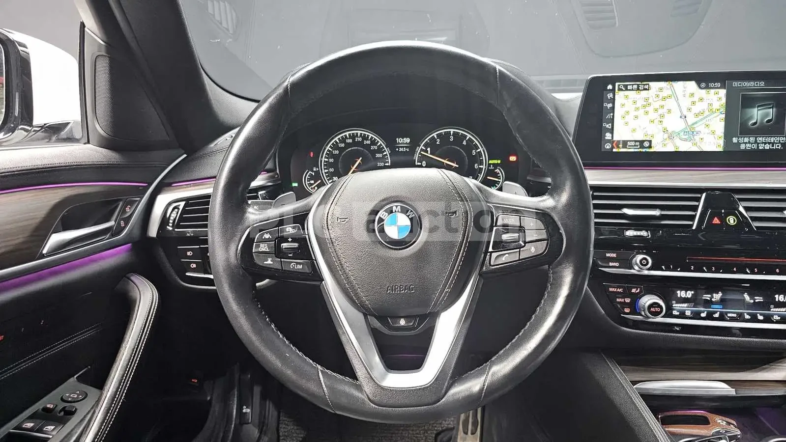 BMW 530 XDRIVE M SPORT + HEAD UP/360/PANO/FULL, снимка 11 - Автомобили и джипове - 55282145