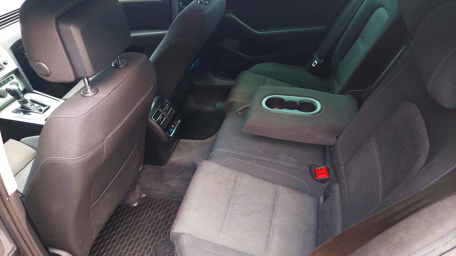 VW Passat 2.0, 150кс, DSG 6, Comfortline, снимка 8 - Автомобили и джипове - 55706718