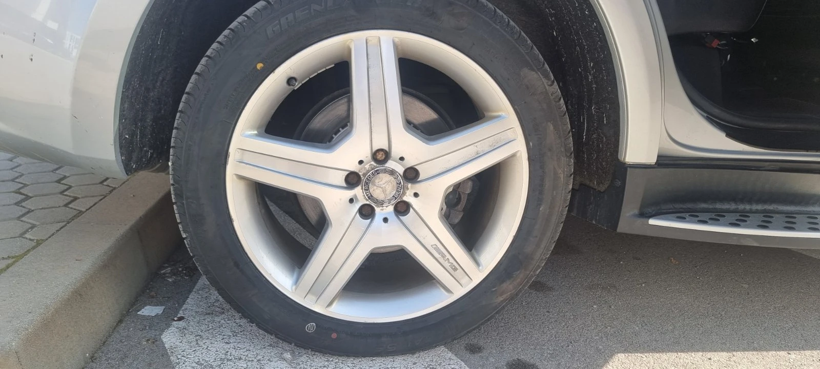 Mercedes-Benz ML 550 * AMG* 5.5 V8* 388HP* KLESS* HARMAN KARDON* CARFAX, снимка 7 - Автомобили и джипове - 55736322