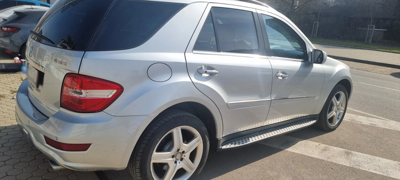 Mercedes-Benz ML 550 * AMG* 5.5 V8* 388HP* KLESS* HARMAN KARDON* CARFAX, снимка 6 - Автомобили и джипове - 55736322