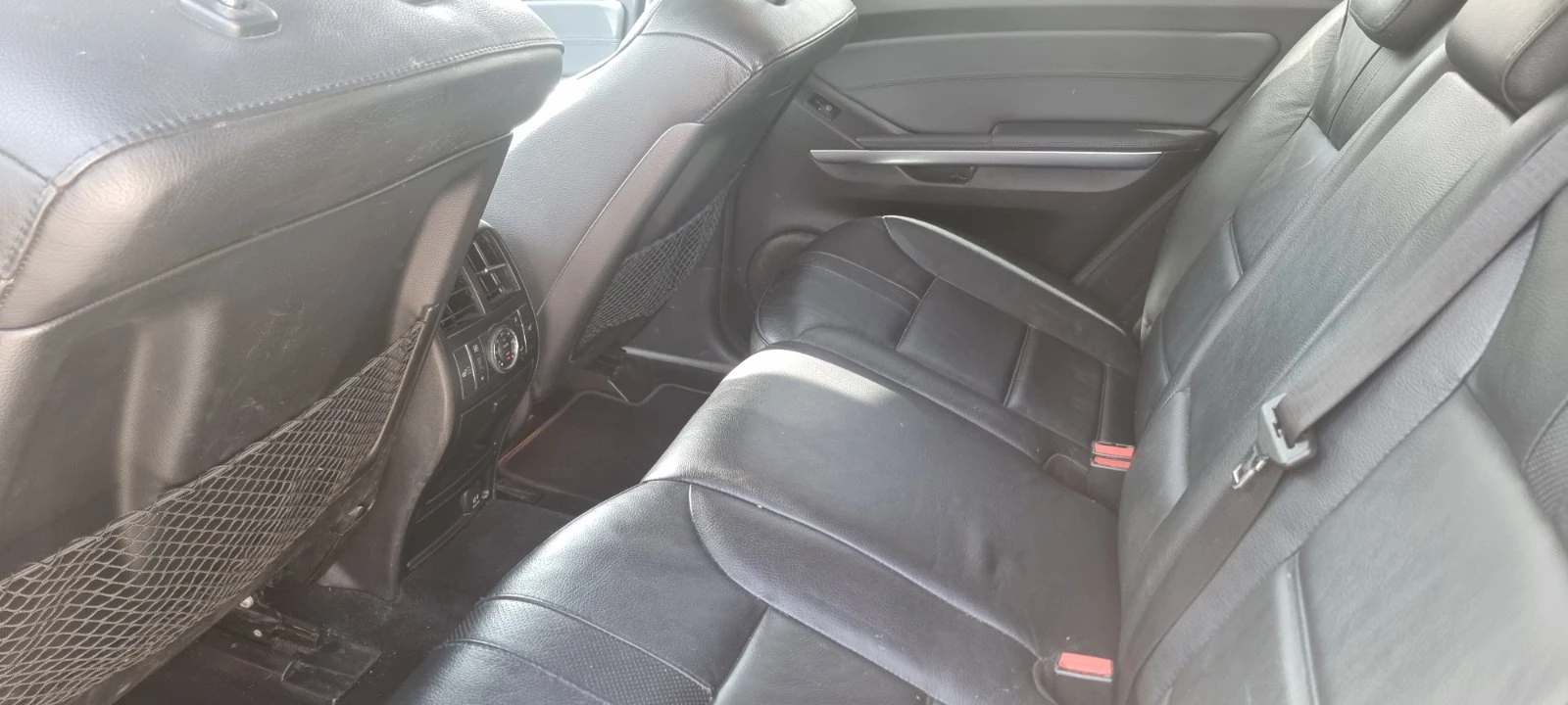Mercedes-Benz ML 550 * AMG* 5.5 V8* 388HP* KLESS* HARMAN KARDON* CARFAX, снимка 17 - Автомобили и джипове - 55736322