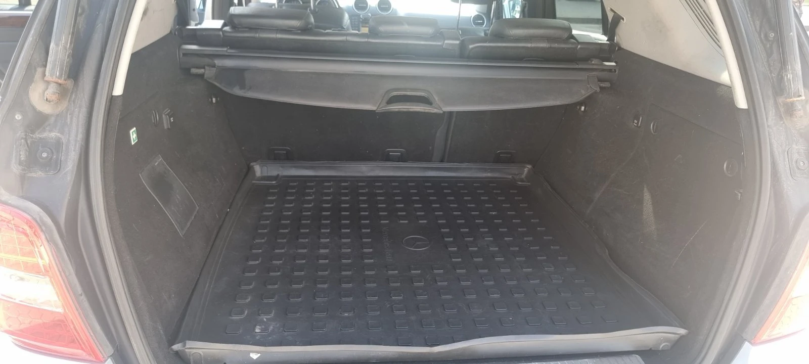 Mercedes-Benz ML 550 * AMG* 5.5 V8* 388HP* KLESS* HARMAN KARDON* CARFAX, снимка 8 - Автомобили и джипове - 55736322