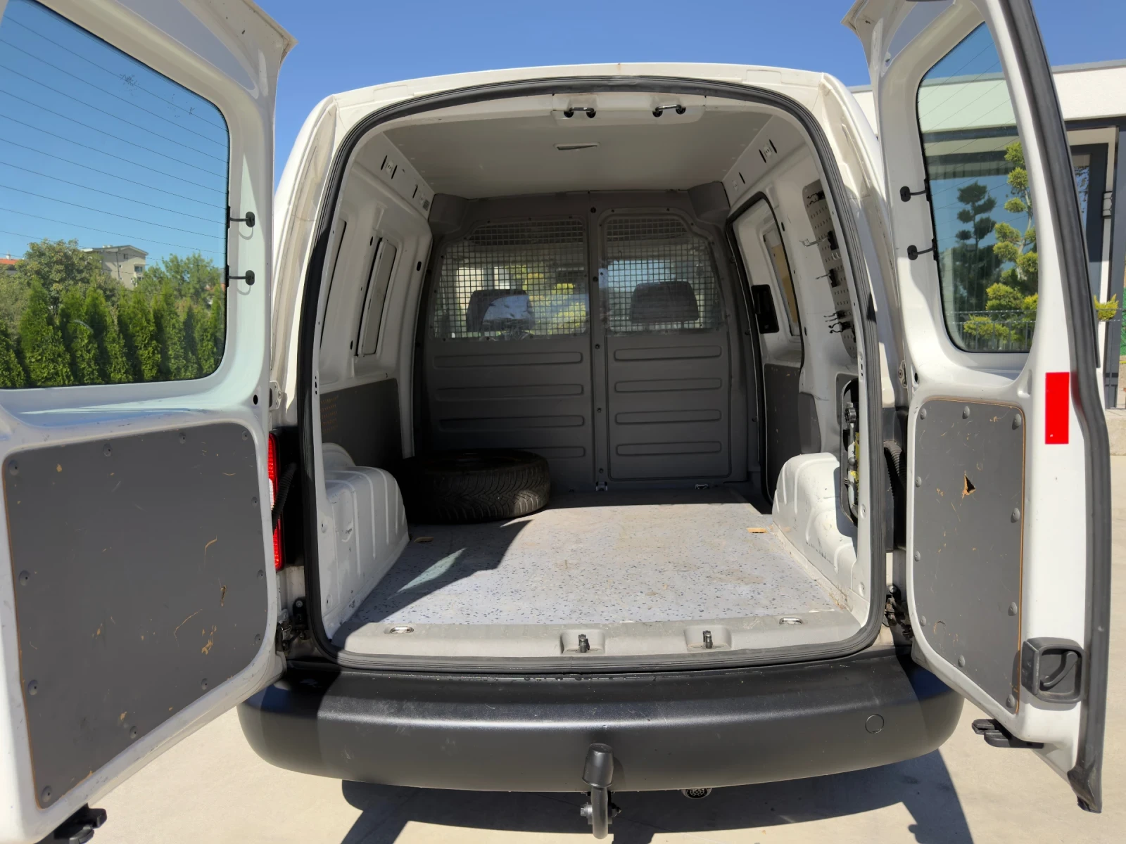 VW Caddy 2.0/ SDI/ Климатик/, снимка 8 - Автомобили и джипове - 56357896