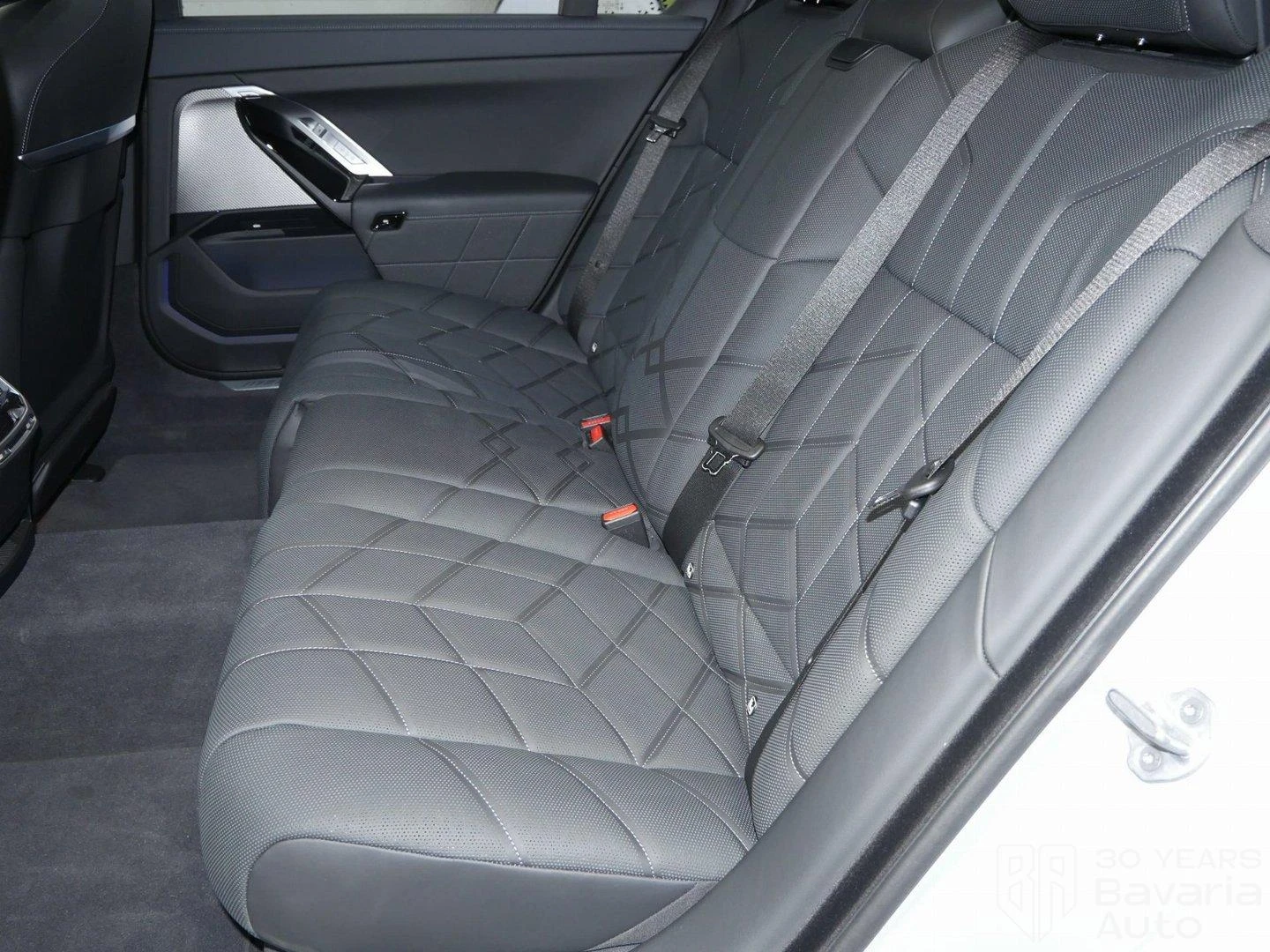 BMW 750 e xDrive Sportautomatic, снимка 8 - Автомобили и джипове - 56708972