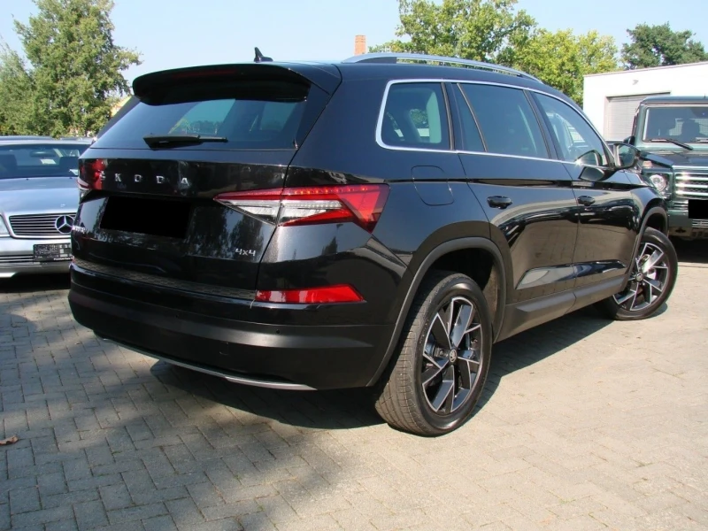 Skoda Kodiaq * 2.0TDI* 4X4* NIGHT* DISTR* NAVI* LED* , снимка 3 - Автомобили и джипове - 47490184