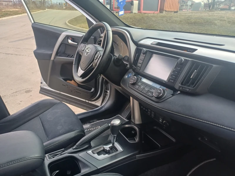 Toyota Rav4 2.5 Hybrid Dynamic, снимка 14 - Автомобили и джипове - 49178112