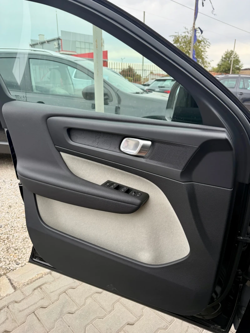 Volvo XC40 2.0* Като нов* 108000км* Реален* Перфектен* Топ* , снимка 13 - Автомобили и джипове - 51753105