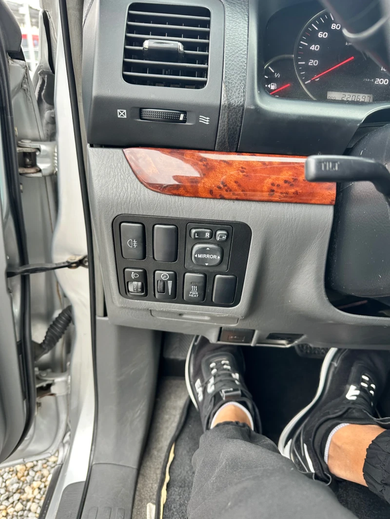 Toyota Land cruiser 3.0, снимка 17 - Автомобили и джипове - 52098795