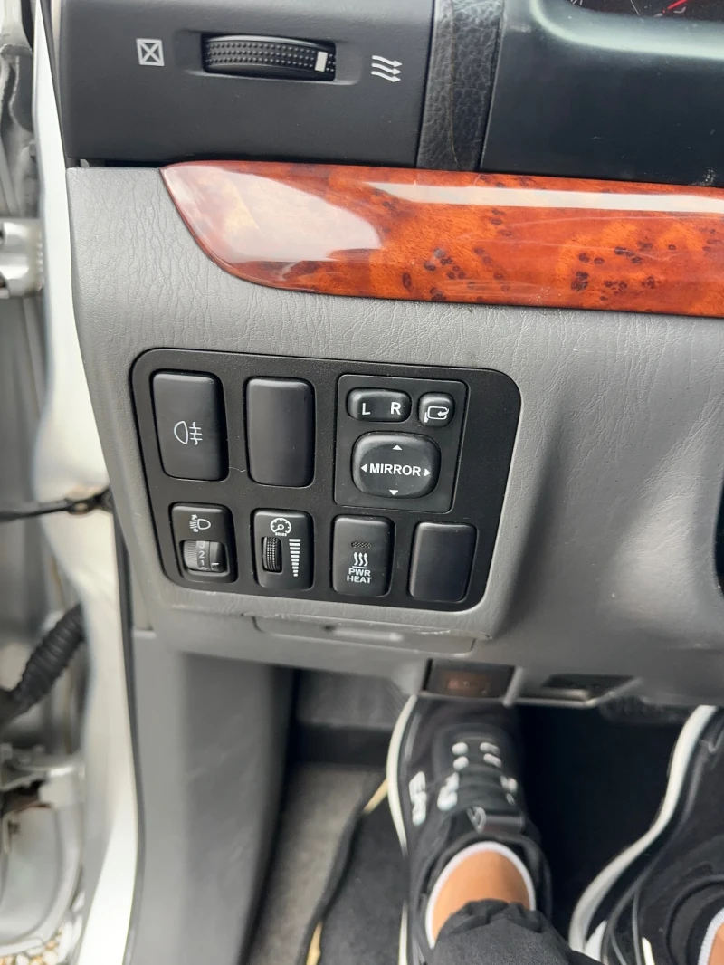 Toyota Land cruiser 3.0, снимка 16 - Автомобили и джипове - 52098795