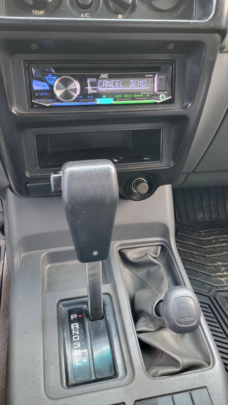 Isuzu Trooper, снимка 4 - Автомобили и джипове - 52708158