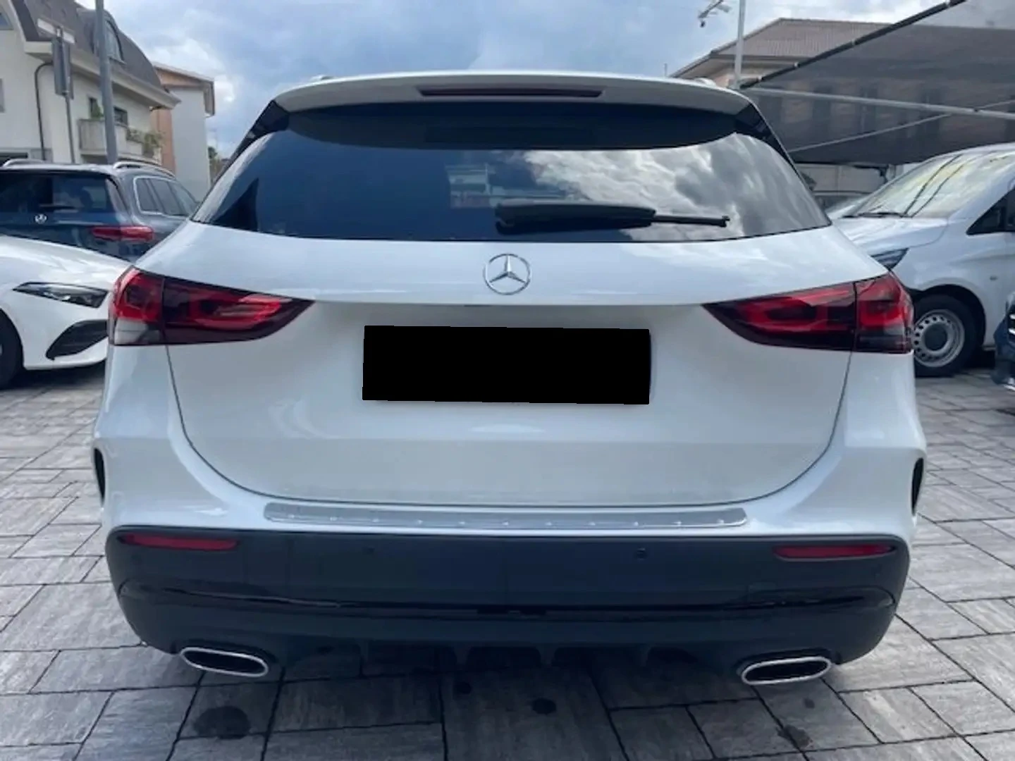 Mercedes-Benz GLA 200 AMG Line - изображение 4