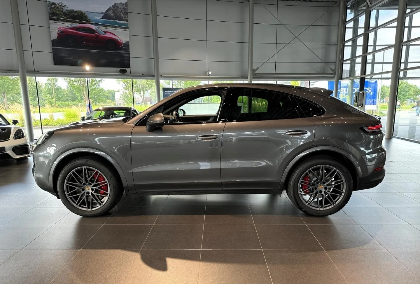 Porsche Cayenne S* COUPE* MEMORY* PANO* BOSE* DISTR*  - изображение 6