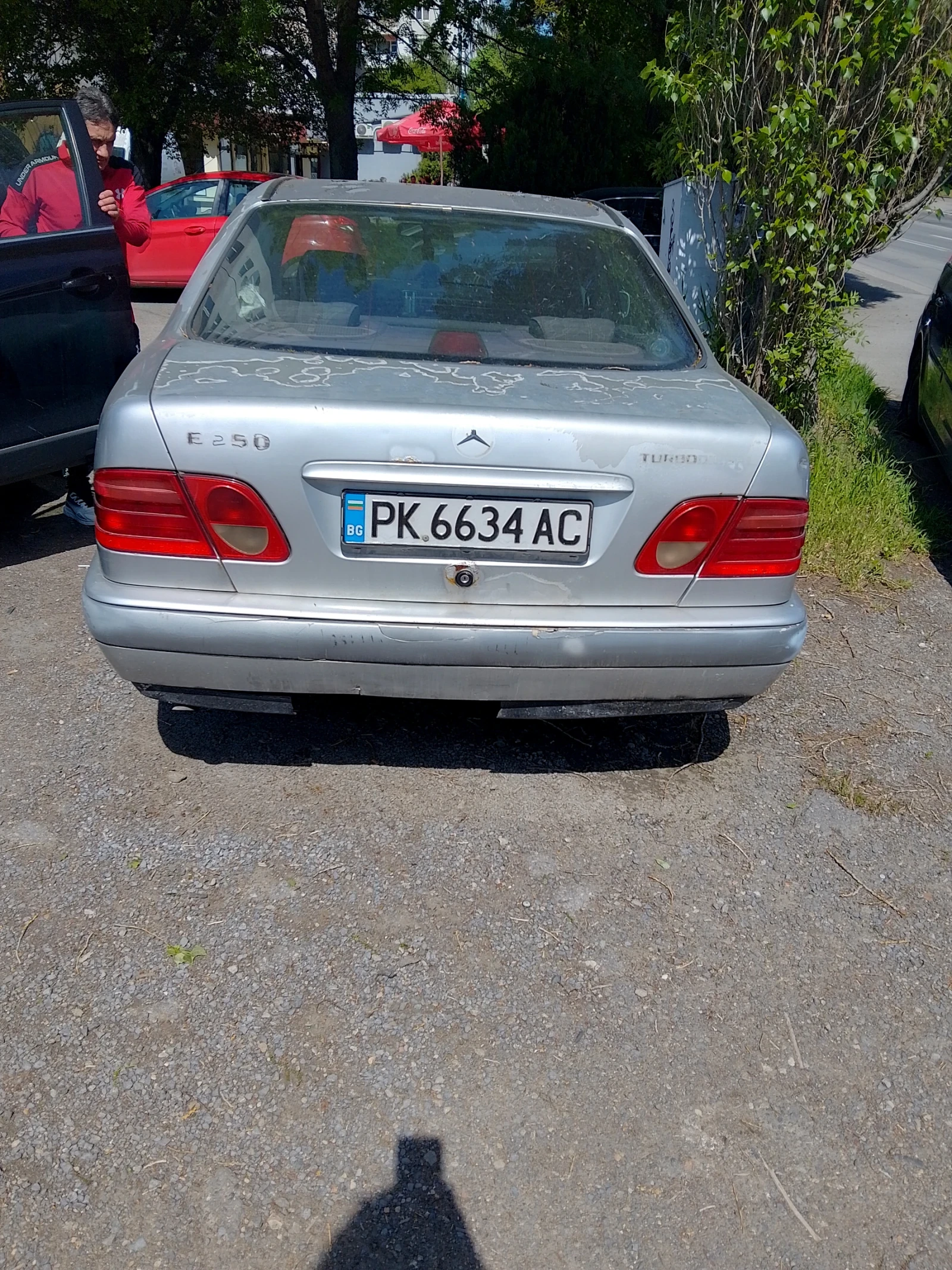 Mercedes-Benz E 250, снимка 4 - Автомобили и джипове - 54498536