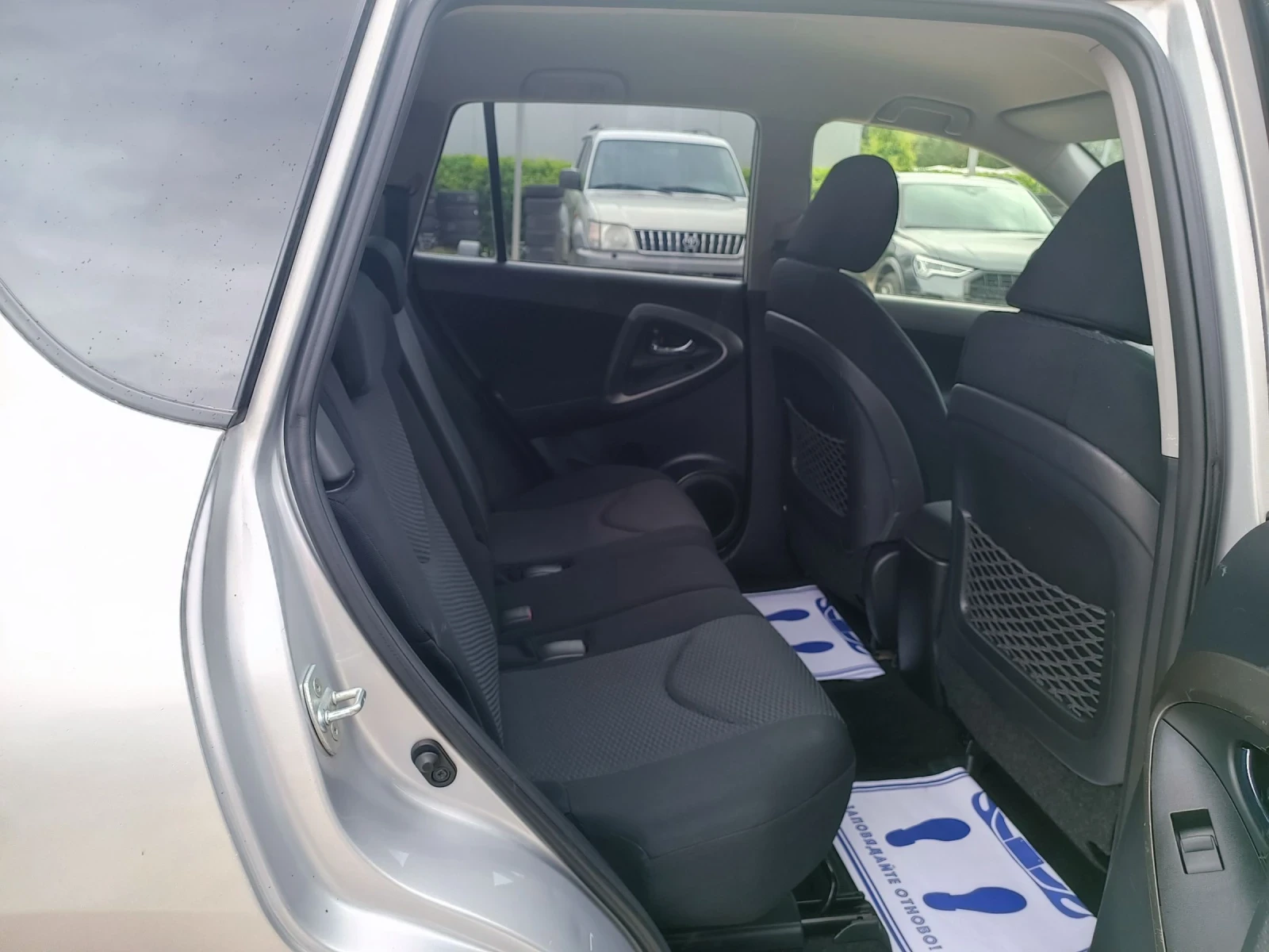 Toyota Rav4 2.0i-158кс-ШВЕЙЦАРИЯ-РЪЧКА-6ск-4Х4-FACELIFT-KEYLES, снимка 10 - Автомобили и джипове - 54585387