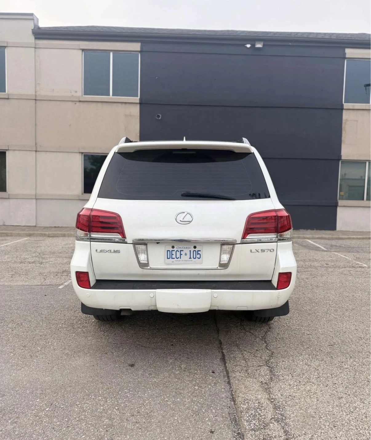 Lexus LX 570 ДИСТРОНИК * ОБДУХВАНЕ * 7 МЕСТА * CARFAX * , снимка 2 - Автомобили и джипове - 55136395