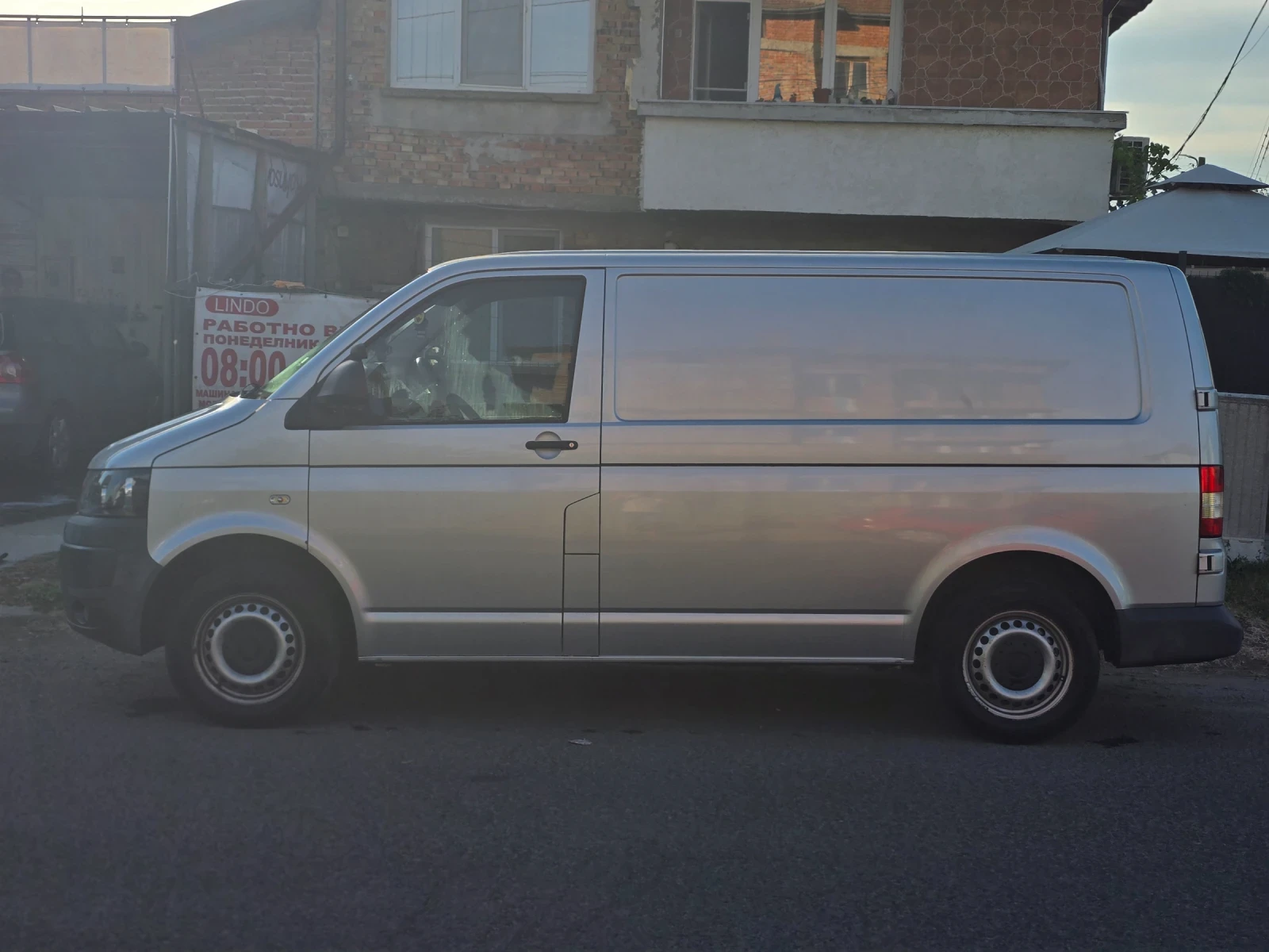 VW Transporter T5, снимка 4 - Бусове и автобуси - 55943644