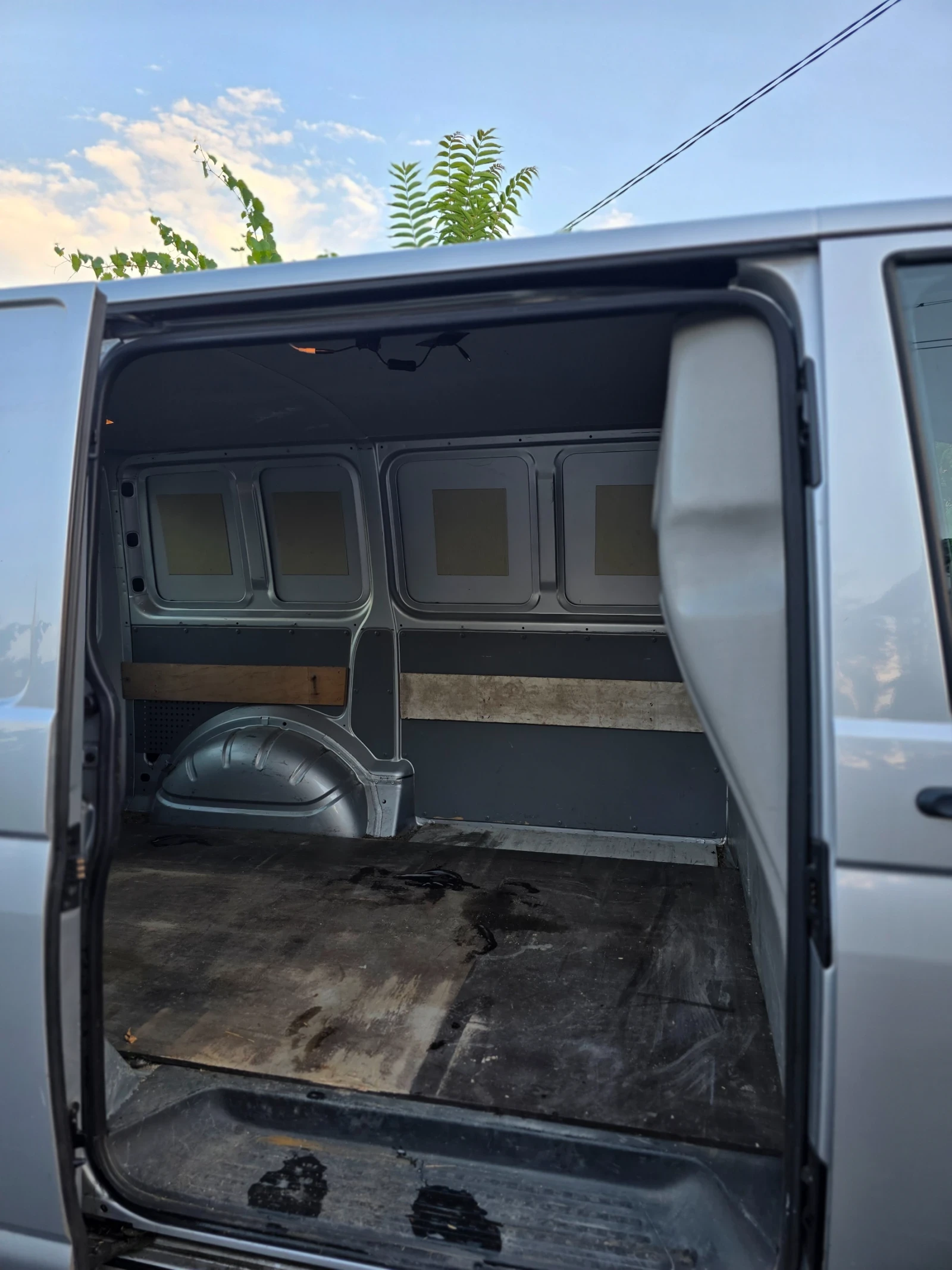 VW Transporter T5, снимка 15 - Бусове и автобуси - 55943644