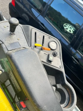 Обява за продажба на Трактор John Deere 2500Е E-cut Hybrid ~7 000 EUR - изображение 7 | Auto.bg Обява за продажба на Трактор John Deere 2500Е E-cut Hybrid ~7 000 EUR - изображение 7