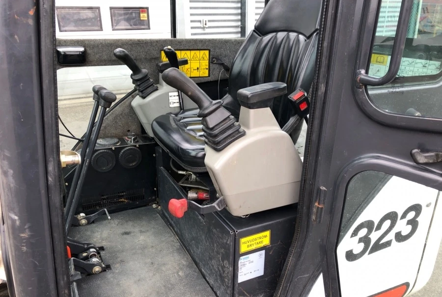 Багер Bobcat 323 - изображение 6