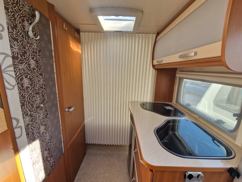 Каравана Sterckeman Romance 480CP Швейцария, снимка 17 - Каравани и кемпери - 52668280