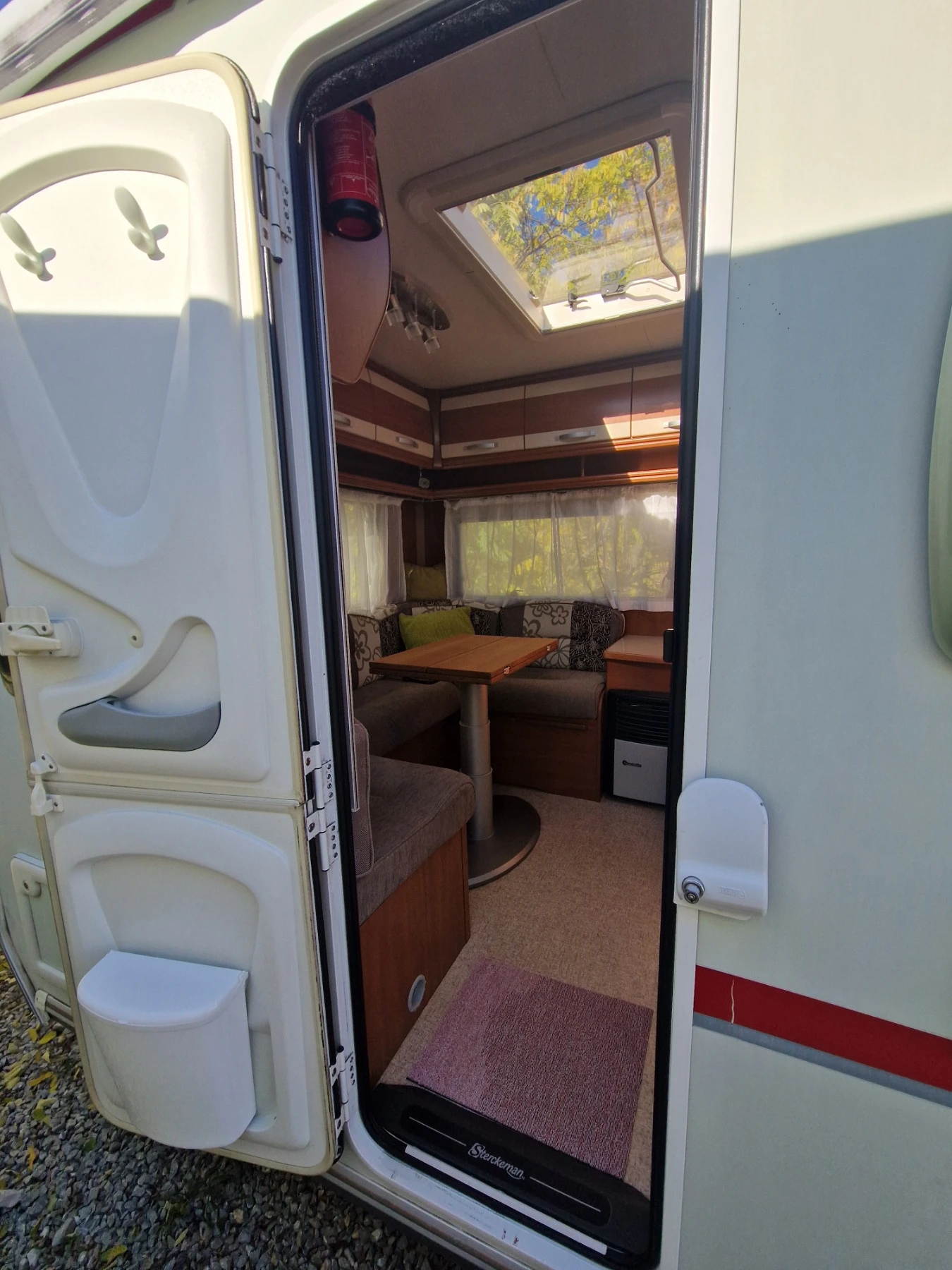 Каравана Sterckeman Romance 480CP Швейцария - изображение 6