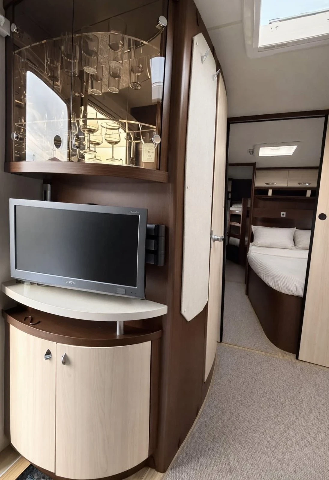 �������� Hobby 650KFU PREMIUM FAMILY 2013�. | Mobile.bg � ����������� 2