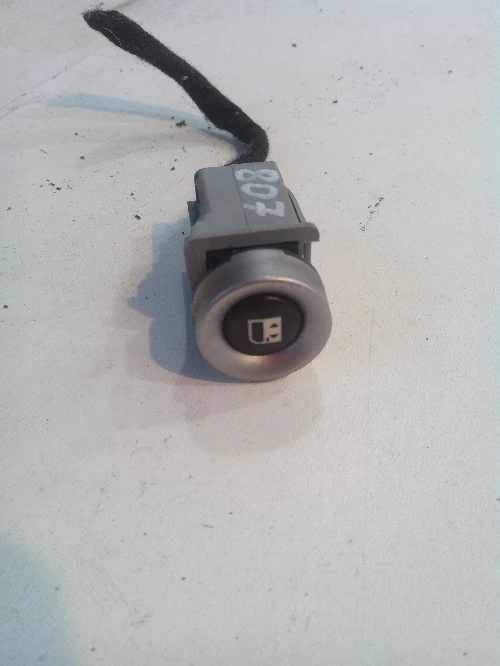 Копче задно стъкло за Пежо 807