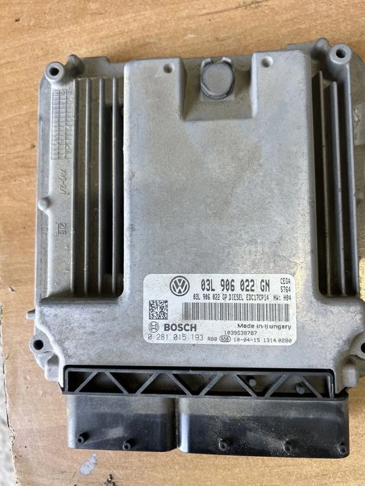 Компютър двигател ECU Сеат леон Seat Leon Vw 20TDI 2010г 03L906022GN