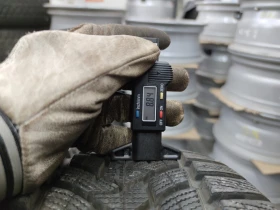 Гуми Зимни 235/45R18, снимка 4