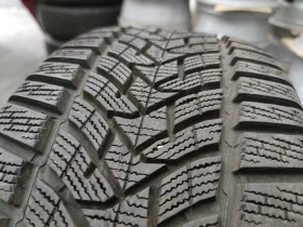 Гуми Зимни 235/45R18, снимка 3