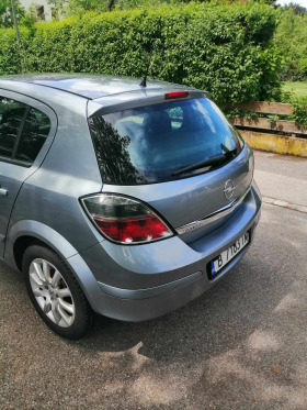 Opel Astra Има задна камера , снимка 5 - Автомобили и джипове - 45752610