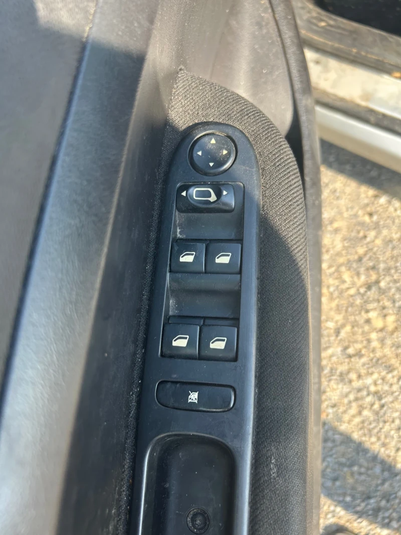 Peugeot 307 1.6 HDI 109 кс , снимка 10 - Автомобили и джипове - 52499761