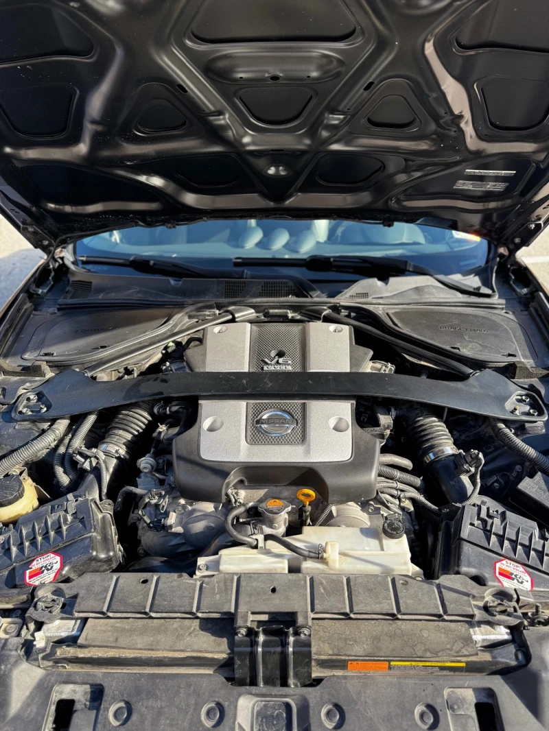 Nissan 370Z, снимка 10 - Автомобили и джипове - 52133384