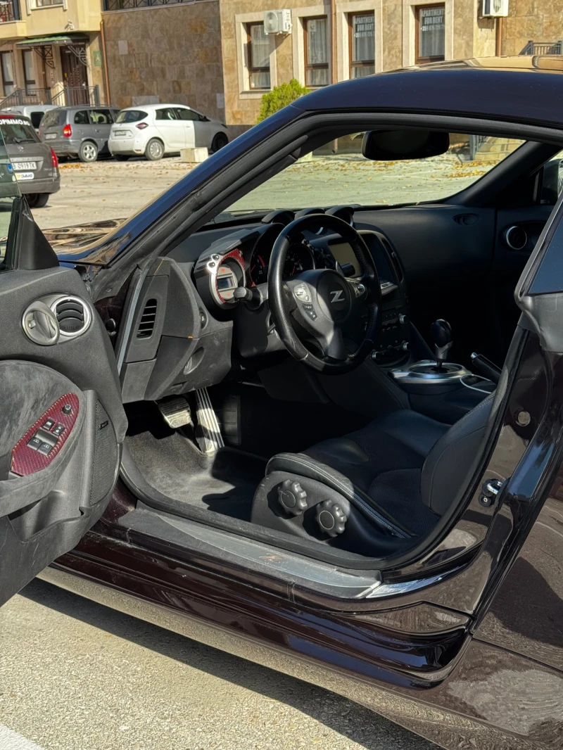 Nissan 370Z, снимка 9 - Автомобили и джипове - 52133384