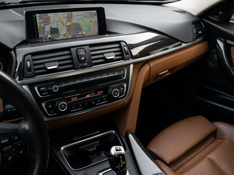 BMW 328 * АВТО КРЕДИТ* ЦЕНА ДО БГ * Сервизна история * , снимка 13 - Автомобили и джипове - 52615928