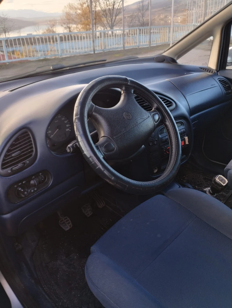 VW Sharan 1.9 TDI, снимка 3 - Автомобили и джипове - 52624082