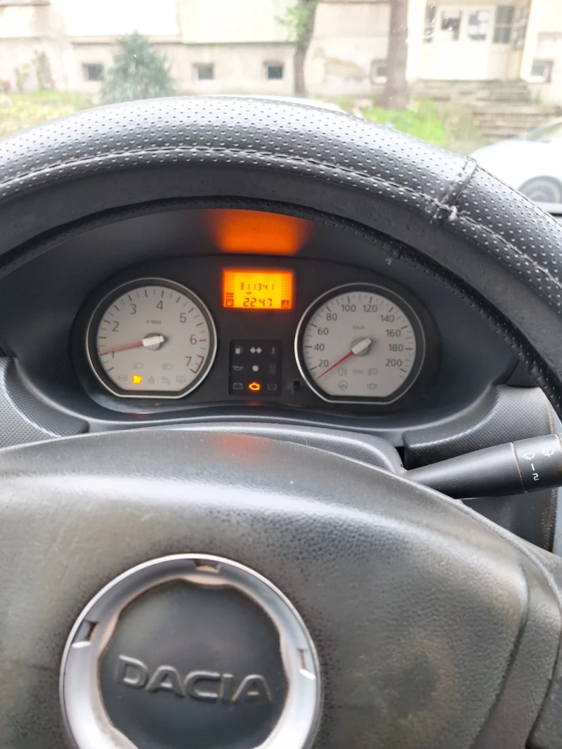 Dacia Logan, снимка 2 - Автомобили и джипове - 52636711