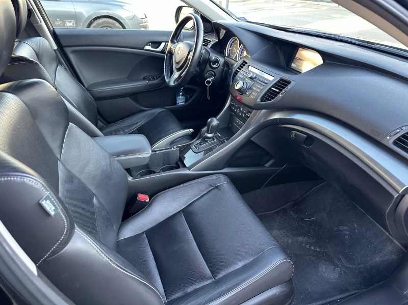 Honda Accord Facelift 2.2 DTEC, снимка 14 - Автомобили и джипове - 52793856