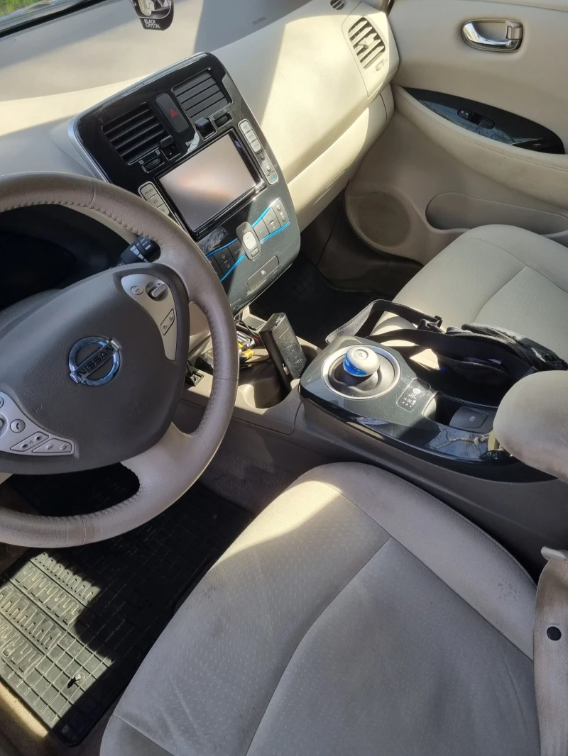 Nissan Leaf , снимка 11 - Автомобили и джипове - 53600346