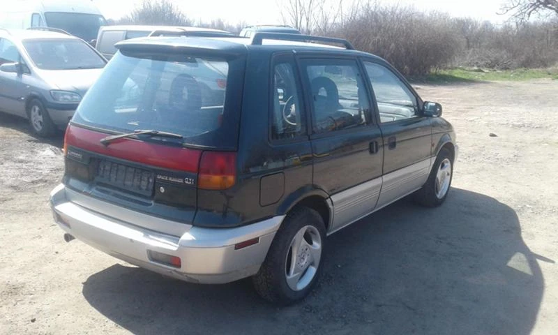 Mitsubishi Space runner 1.8i/на части, снимка 4 - Автомобили и джипове - 28292789