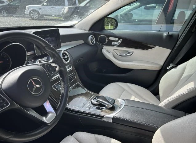 Mercedes-Benz C 300 2.0L I-4 DI, DOHC, VVT, TURBO 241HP, снимка 7 - Автомобили и джипове - 47628299